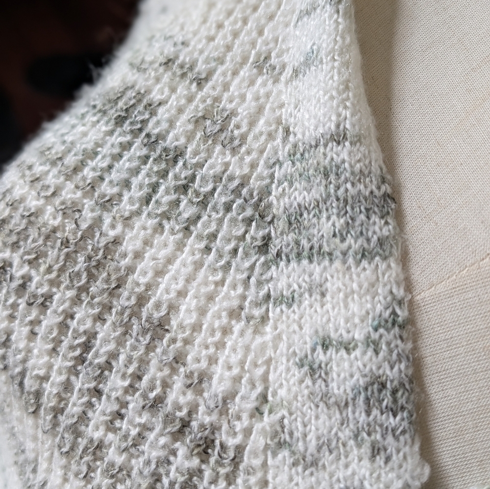 Cardigan - Picture 9 of 10